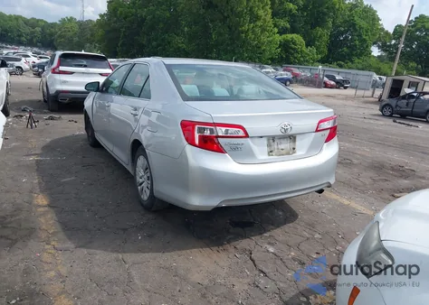 2014 Toyota Camry Le z USA, uszkodzony, nr VIN 4T1BF1FK8EU808520